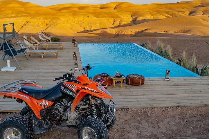 Marrakech Désert Promenade en quad et chameau, déjeuner et bord de piscine